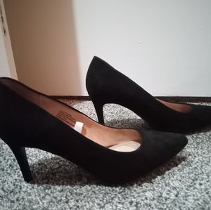 Black pointed heels